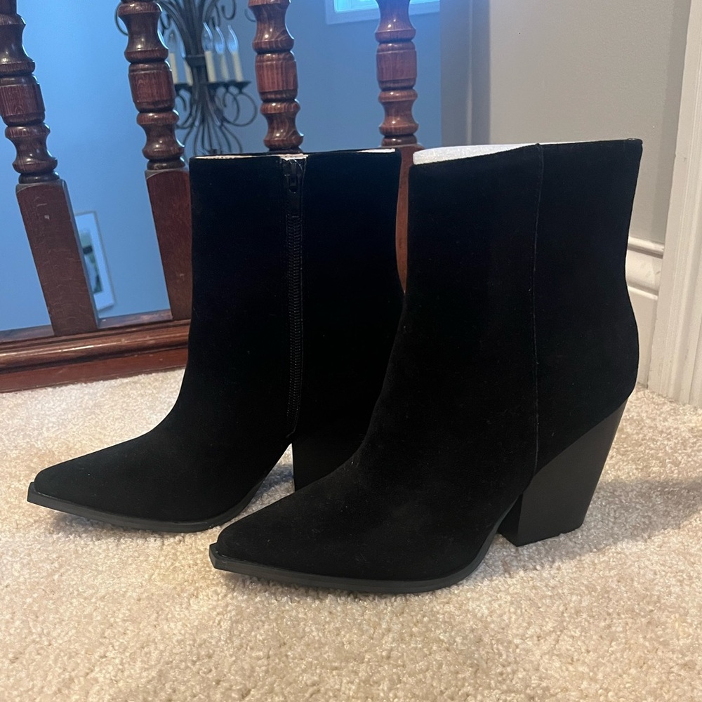Vici Black Ankle Booties